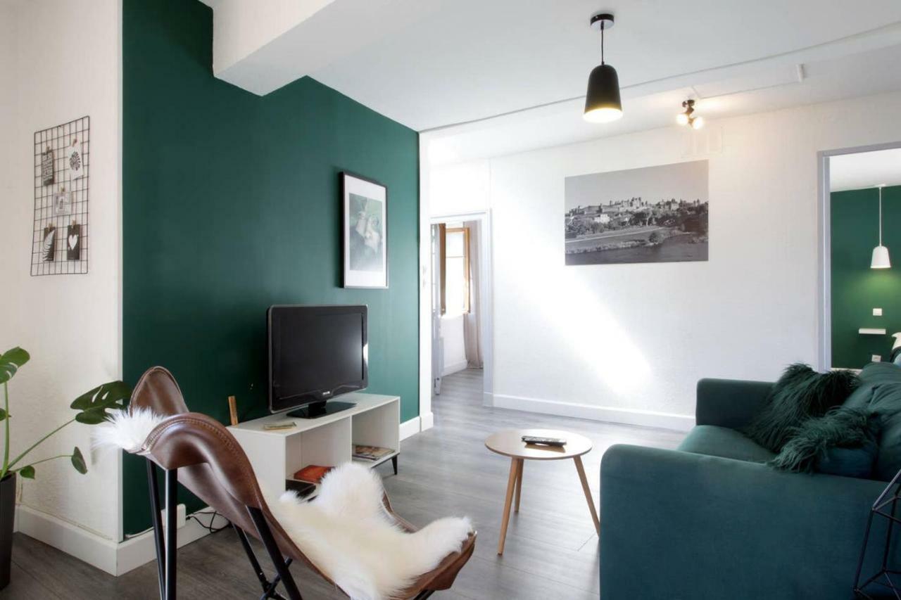 Les Gites De Laure - L'Or Vert, Appartement Avec Vue Sur Le Chateau, Parking Prive, Climatisation, Netflix, A 160 M De La Cite Medievale Carcassonne Buitenkant foto