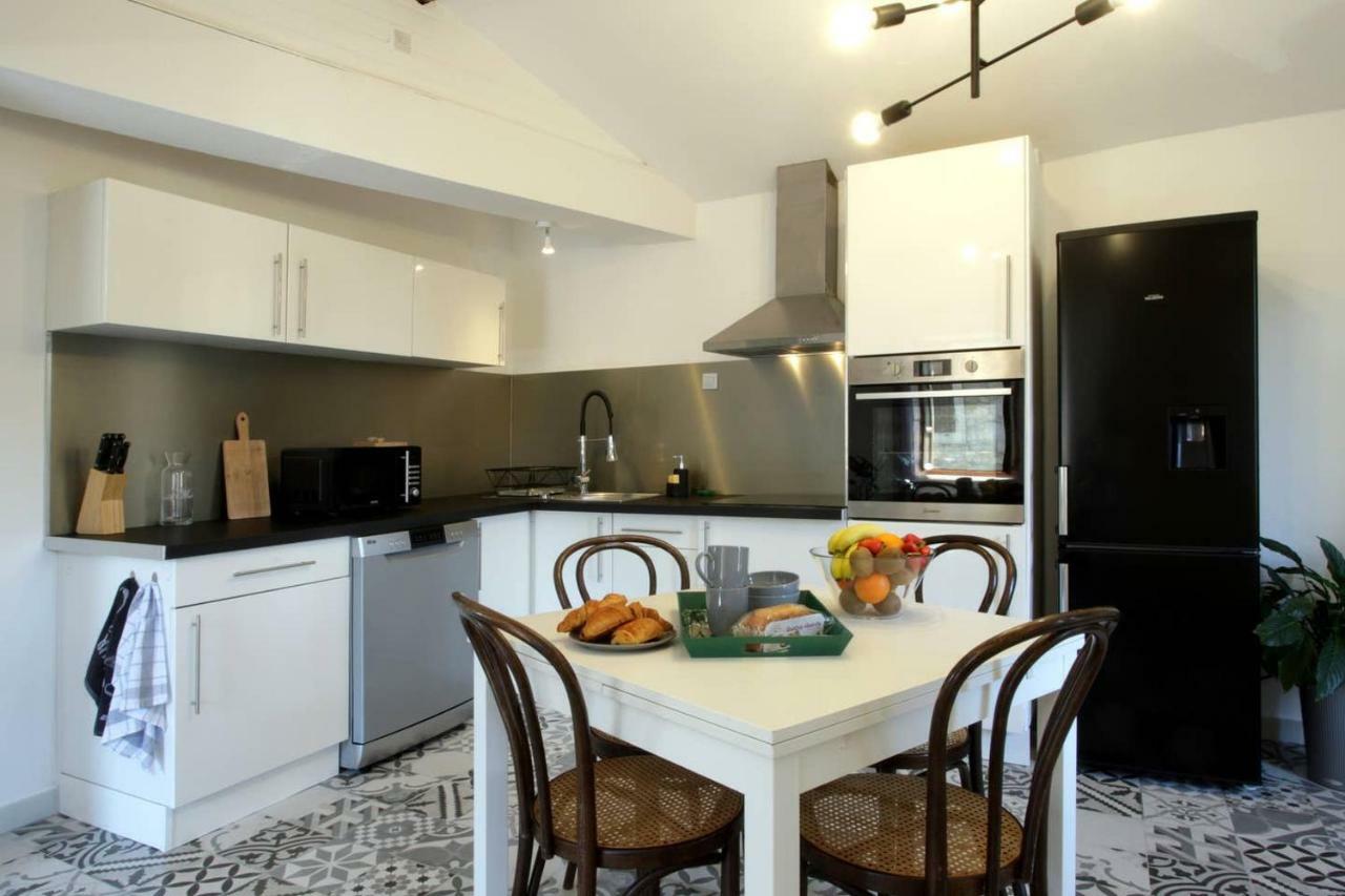 Les Gites De Laure - L'Or Vert, Appartement Avec Vue Sur Le Chateau, Parking Prive, Climatisation, Netflix, A 160 M De La Cite Medievale Carcassonne Buitenkant foto